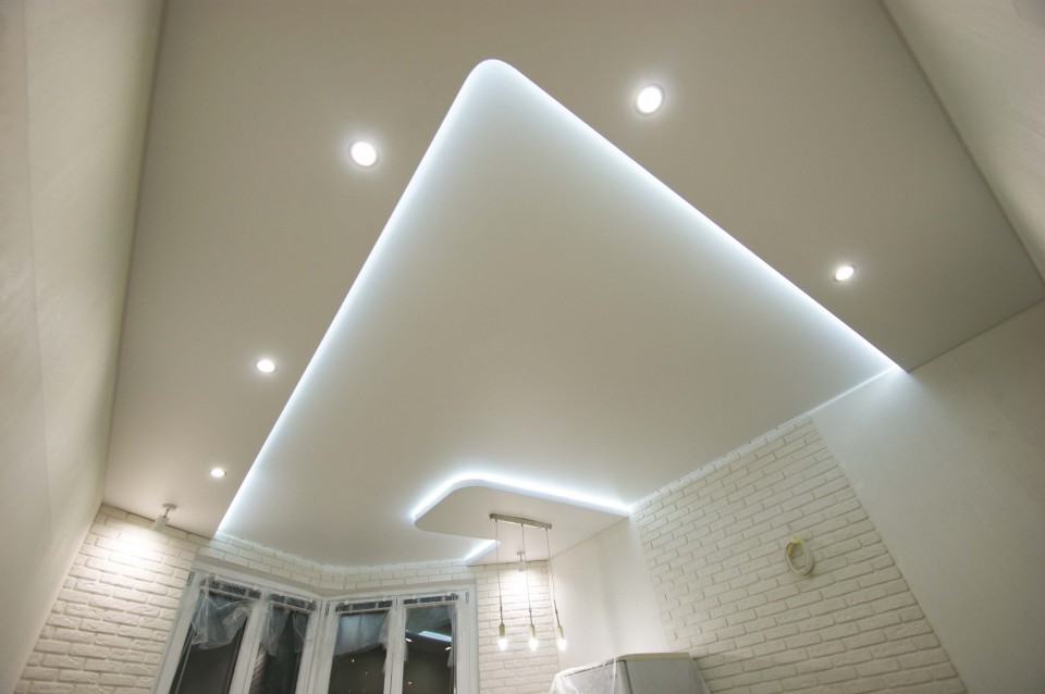 Заказать парящие натяжные потолки в г. Кувша